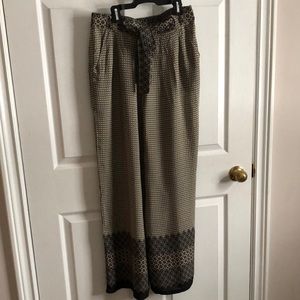 Patterned slinky pants!